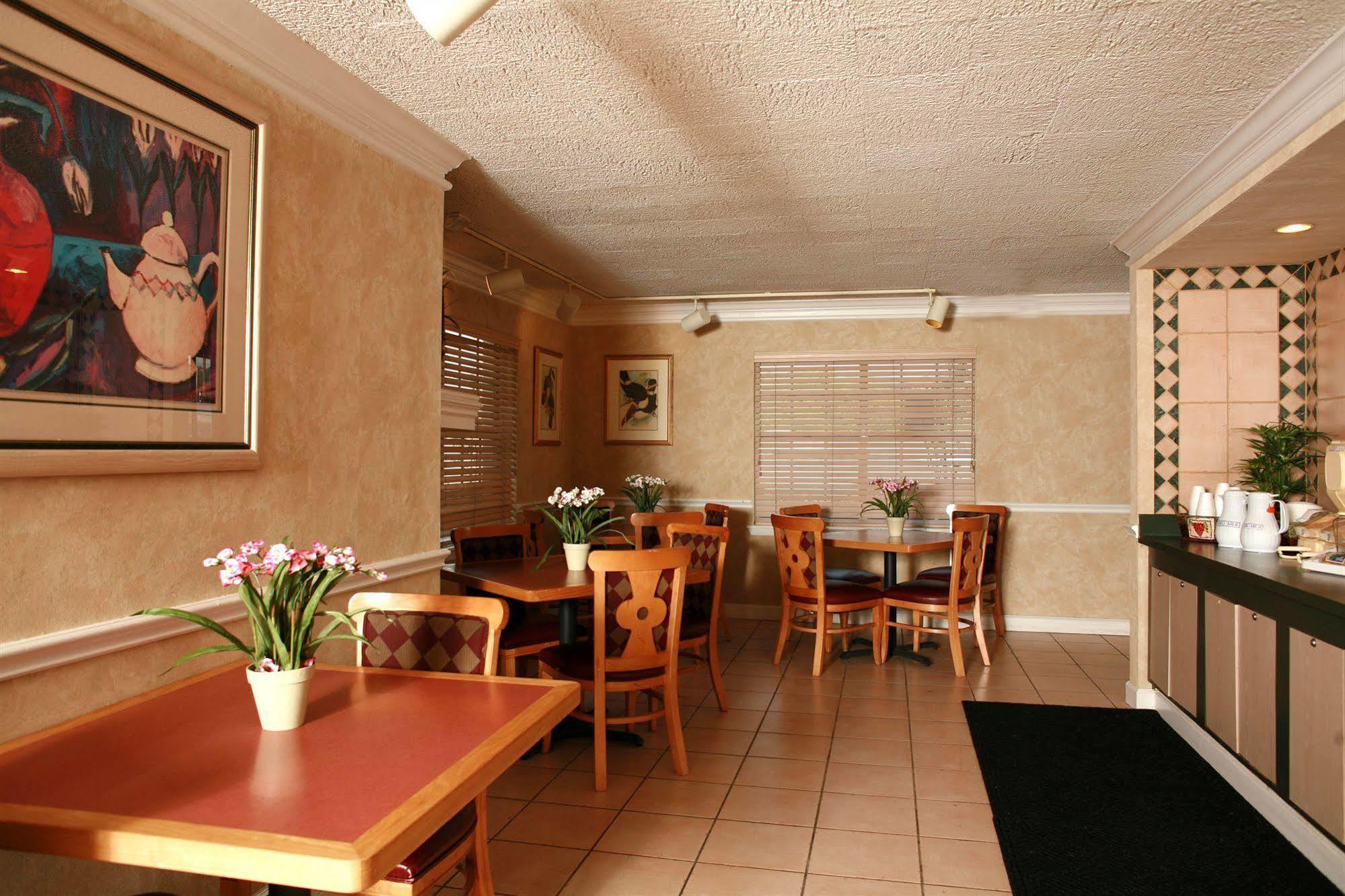 Magnuson Hotel Little Rock South Restaurant photo